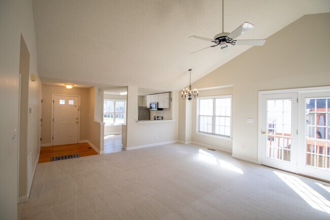 Building Photo - 223 Gregory Dr