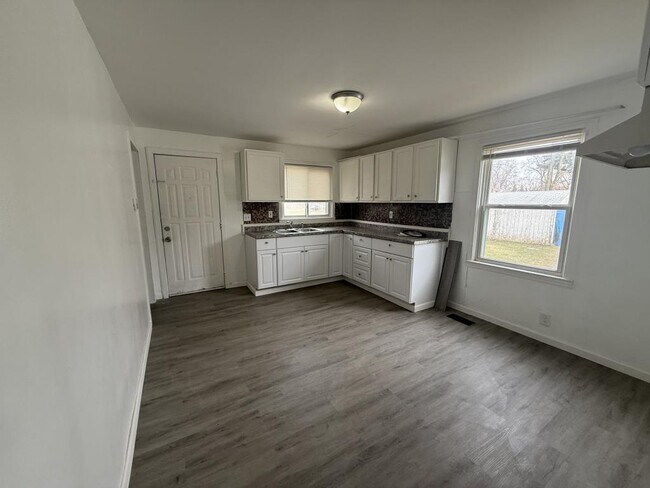 Building Photo - 1248 Ingleside Ave