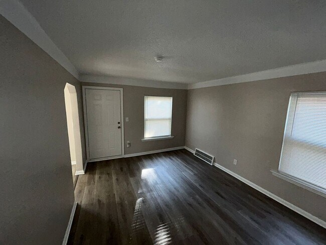 Foto del edificio - 3 Bedroom Bungalow Coming Soon