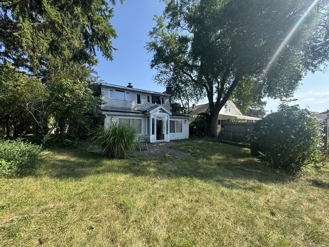 Building Photo - 22 Bluff Rd