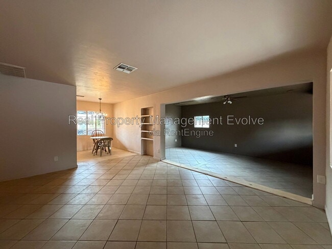 Photo - 2320 West Rose Lane House