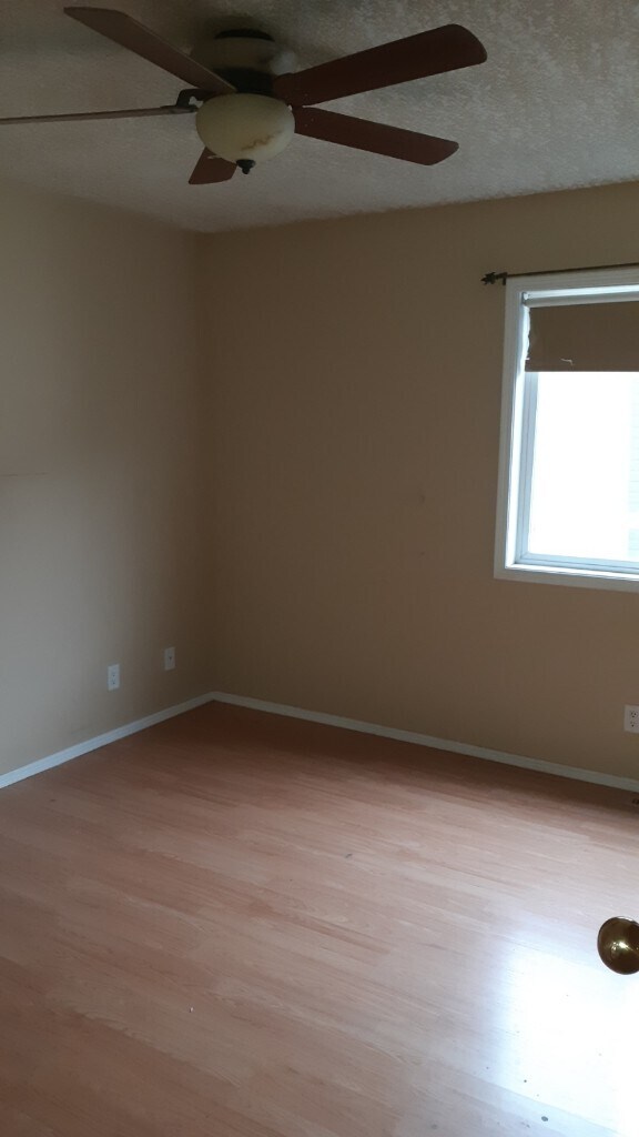 Photo du bâtiment - 3 Bed 2 Bath Unit in Blackfalds, AB