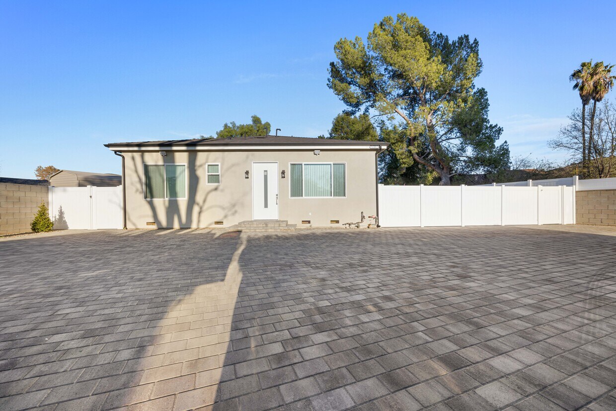 18 Apartments for Rent in Sun Valley, CA Westside Rentals