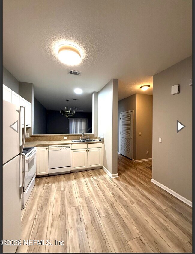 Foto del edificio - 7850 Melvin Rd