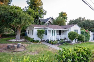 Building Photo - 252 E Scenic Dr