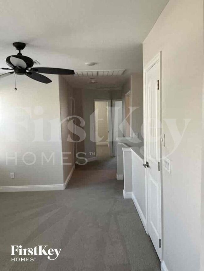 Building Photo - 1023 S 151st Ln