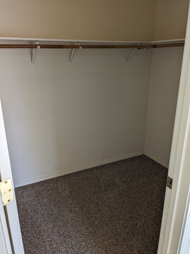 Building Photo - 1807 Rock Ct