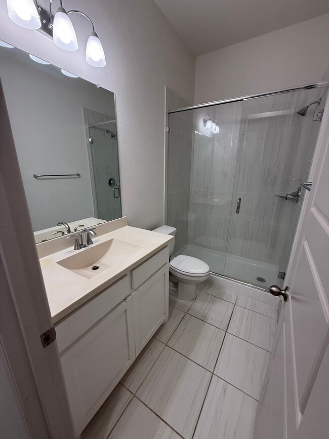 Foto del edificio - 620 Courtyard Ln