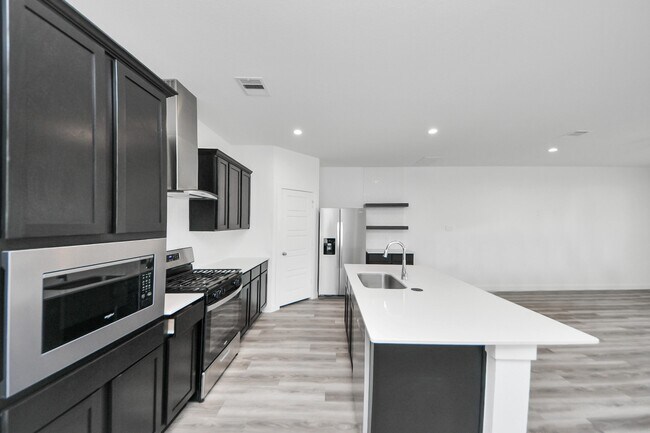 Foto del edificio - 12326 Basilwood Dr