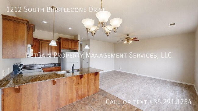 Foto del edificio - 1212 Bristlecone Dr