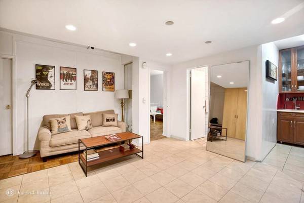 Foto del edificio - 240 E 46th St