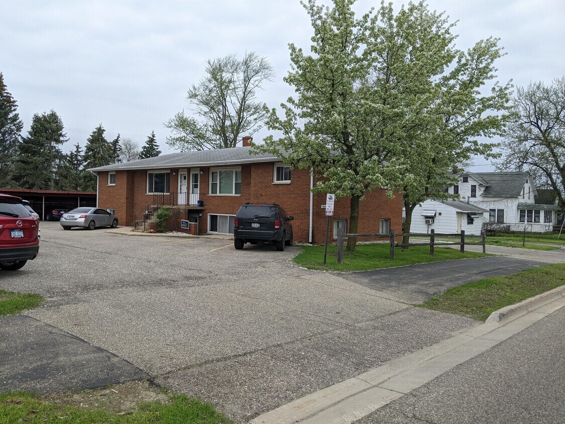 Primary Photo - 8048 S Westnedge Ave