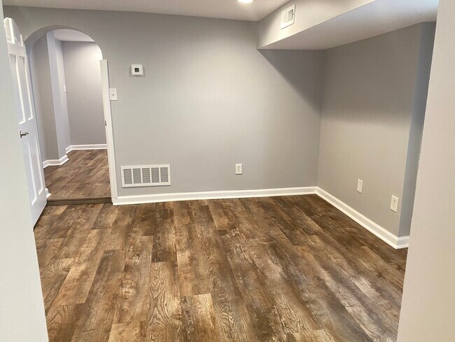 Foto del edificio - 565 pennington ave