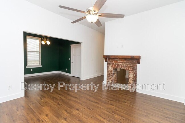 Foto del edificio - 2012 E 12th St