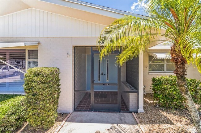 Building Photo - 4330 S Canal Cir