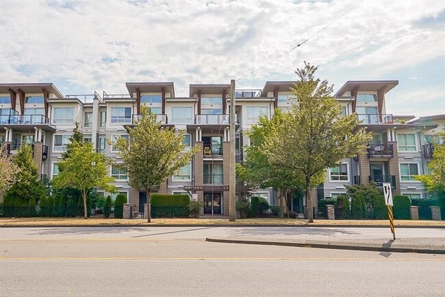 Building Photo - Salus in West Newton, Surrey