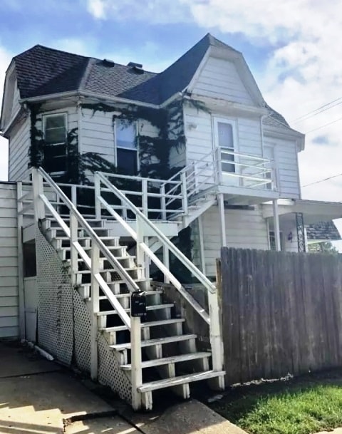 Primary Photo - 307 N Clinton St