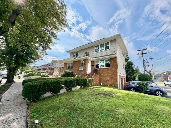 Foto del edificio - 74 W Columbia Ave