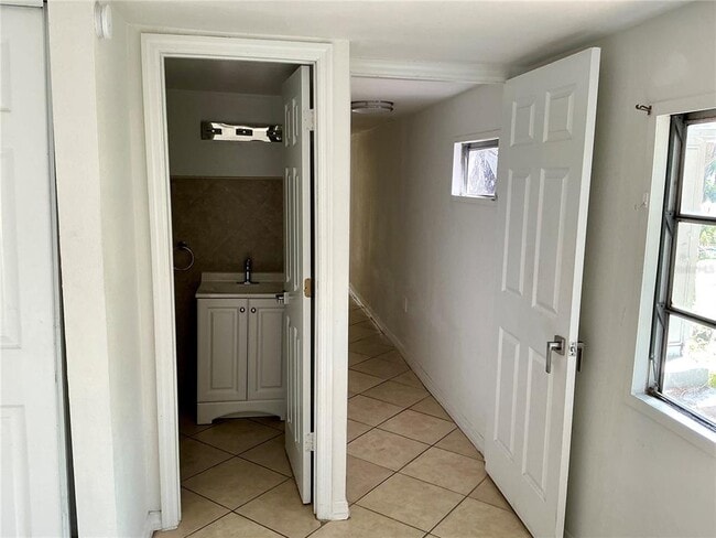 Foto del edificio - 3495 Forest Dr