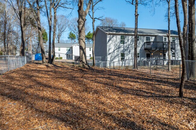 Foto del edificio - Tastefully Renovated 2BD Home with WiFi & Washer/Dryer Included | 1 Month Free on a 13-Month Lease