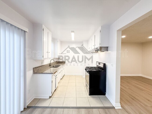 Foto del edificio - 19401 Haynes St