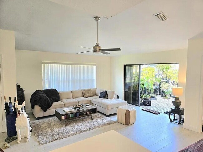 Foto del edificio - 1705 Mariners Cove