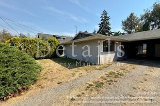 Building Photo - 2017 NE Pacific Ave