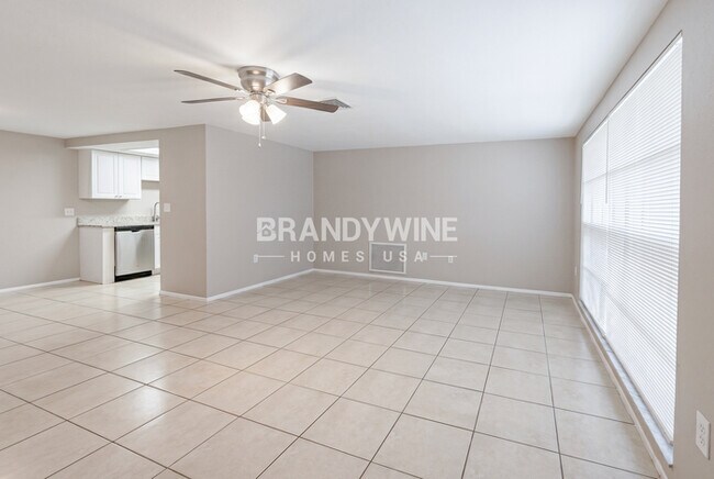 Foto del edificio - 7804 Topay Ln