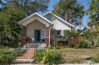 Building Photo - 712 S Park Ave