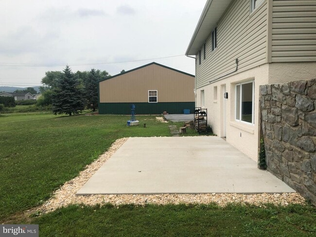 Building Photo - 1177 PA-100