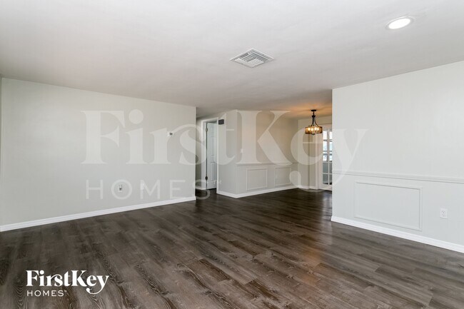 Building Photo - 7424 Neva Ln