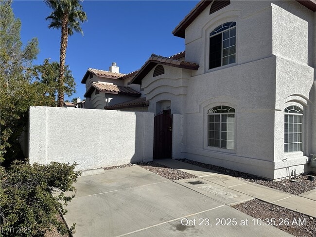 Foto del edificio - 3842 Starfield Ln