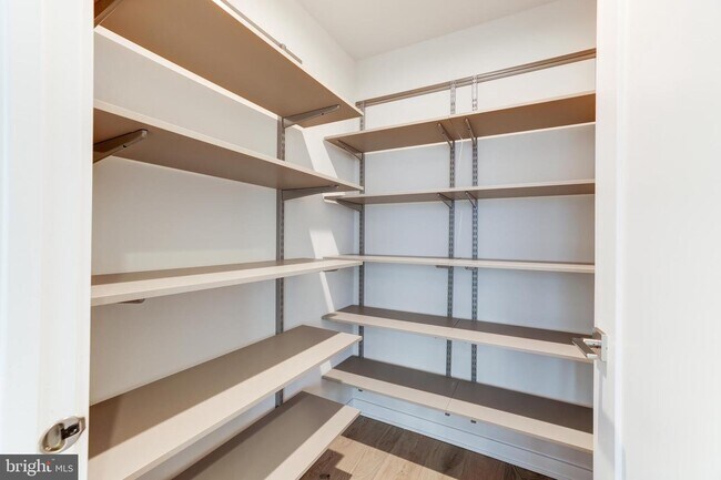 Building Photo - 43920 Ludwell Farm Square