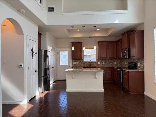 Building Photo - 16101 Hawthorne Heights Trail