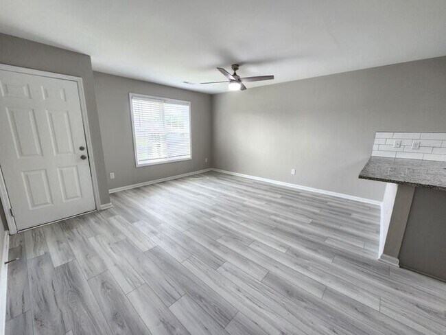 Foto del edificio - Apartment for Rent in Benson, NC