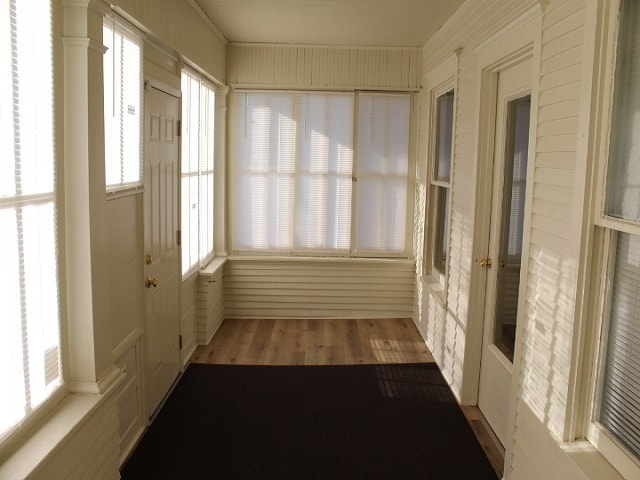 Building Photo - 978 Pavone St