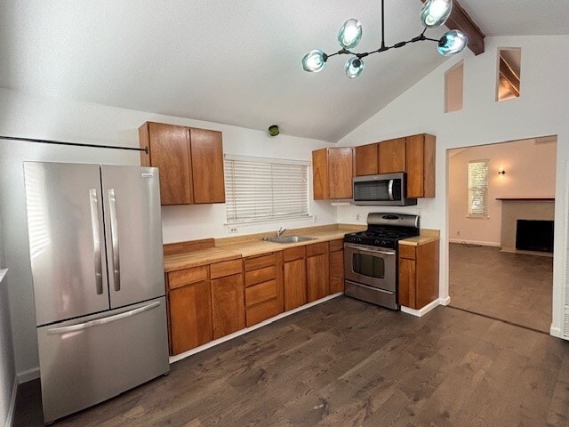 Foto del edificio - 10048 Canyon Rd