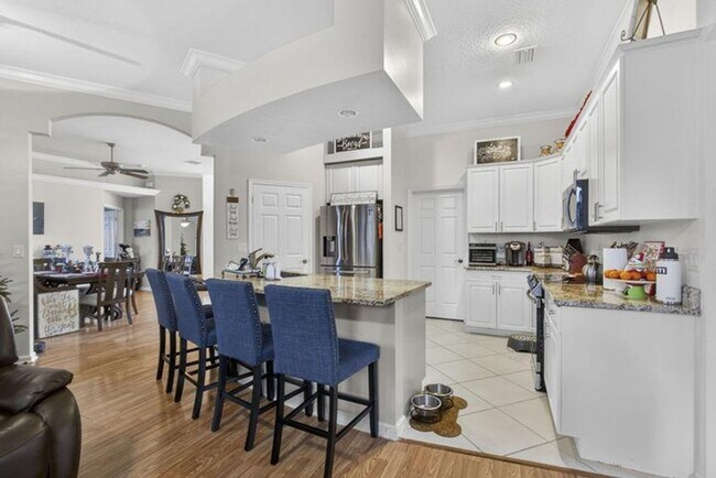 Foto del edificio - 146 Fernwood Crescent