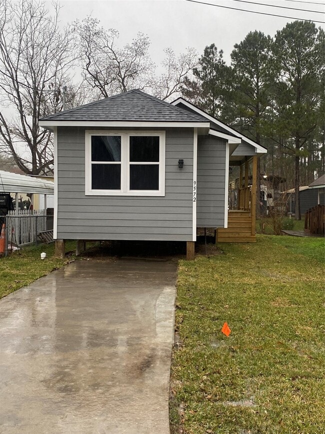 Foto del edificio - 9572 Darkwood St