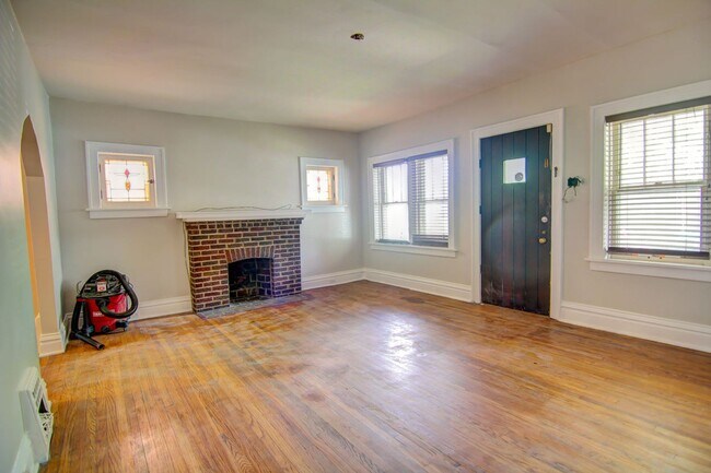 Foto del edificio - Nicely remodeled 2 bedroom 1 bath home in ...
