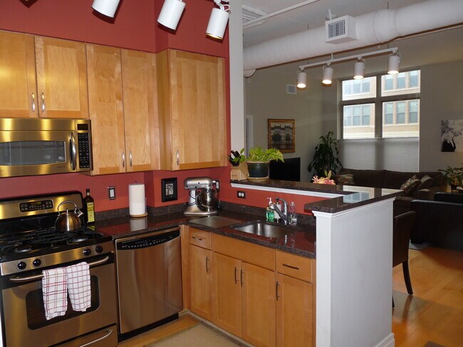 Building Photo - 1201 N Garfield St