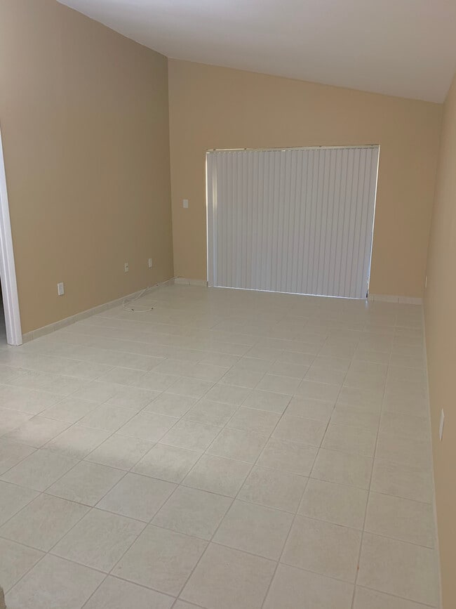 Living / Dining Great Room Area - 13566 SW 11th Ln