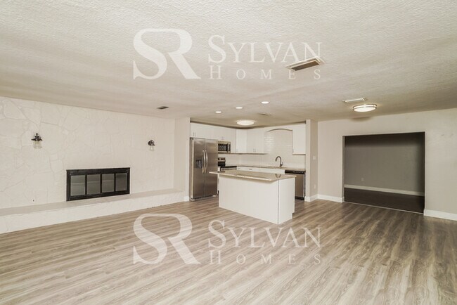 Foto del edificio - Spacious, Modern Home-style Living.