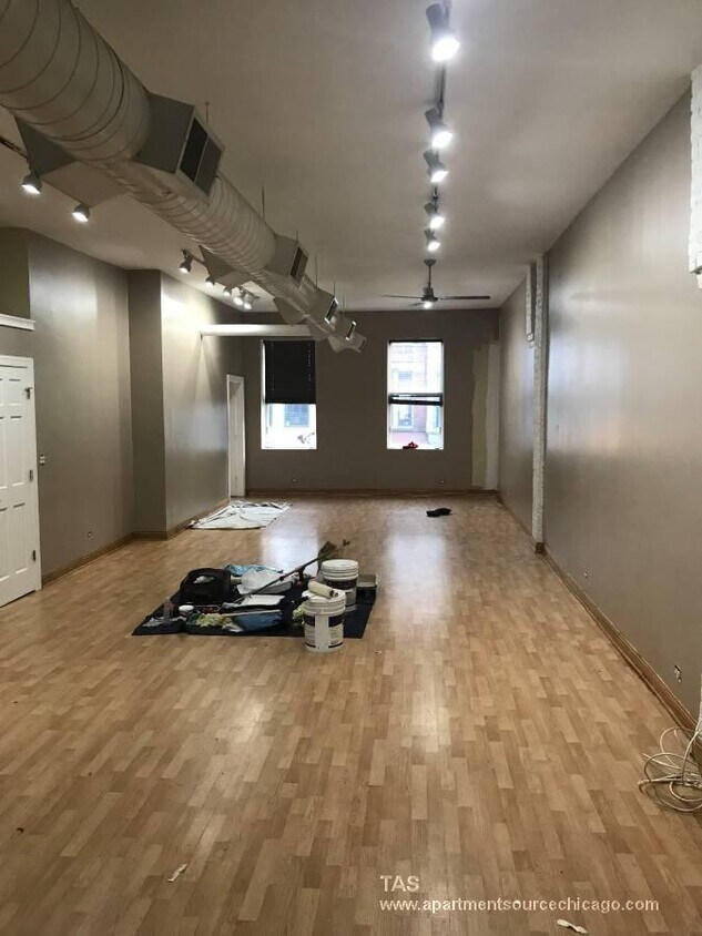 Foto principal - 1563 N Milwaukee Ave