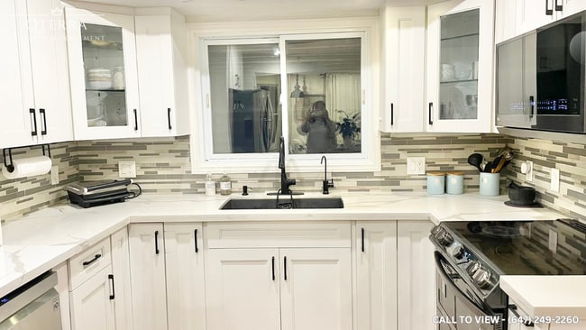 Building Photo - 12 Foster Cres