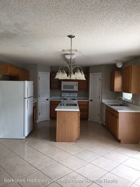 Building Photo - 4 br, 2 bath House - 744 Paris Dr
