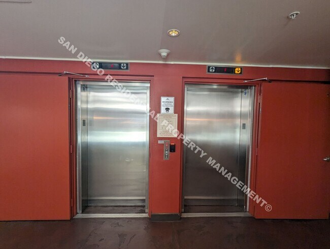 Foto del edificio - Updated Studio with Parking and Washer/Dry...