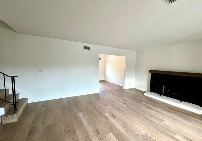 Foto del edificio - Rare 4 Bedroom pool home available in Cypress