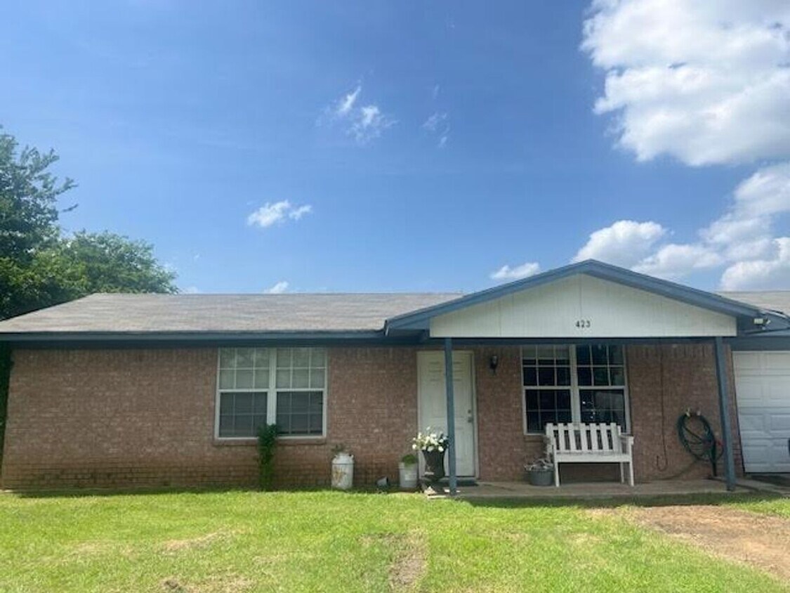 Foto principal - 423 Washington Ln