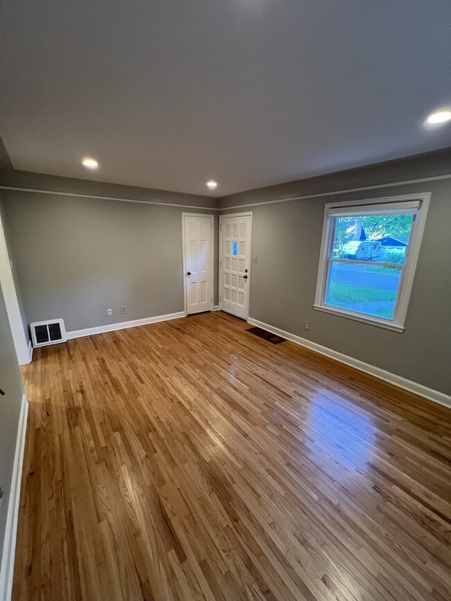 Foto del edificio - 7314 James Ave S